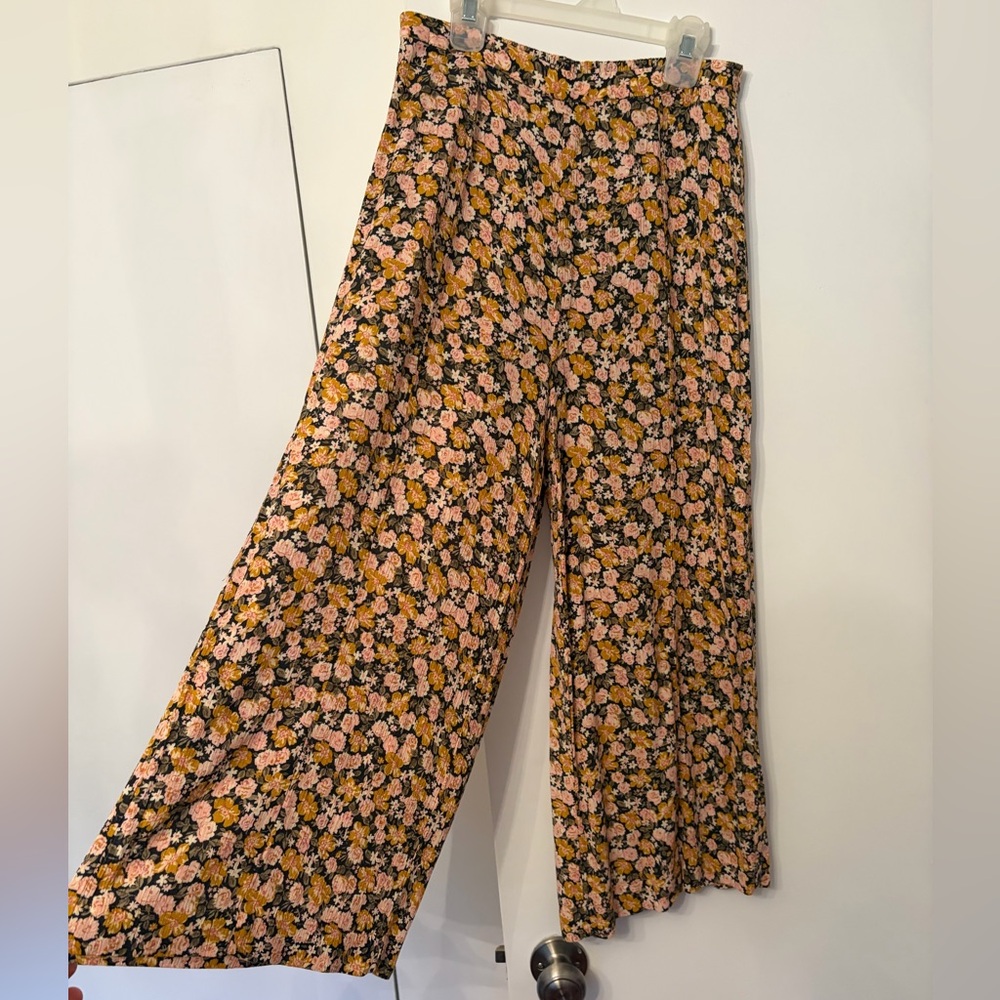 American Eagle Multicolor Floral Flowy Pants